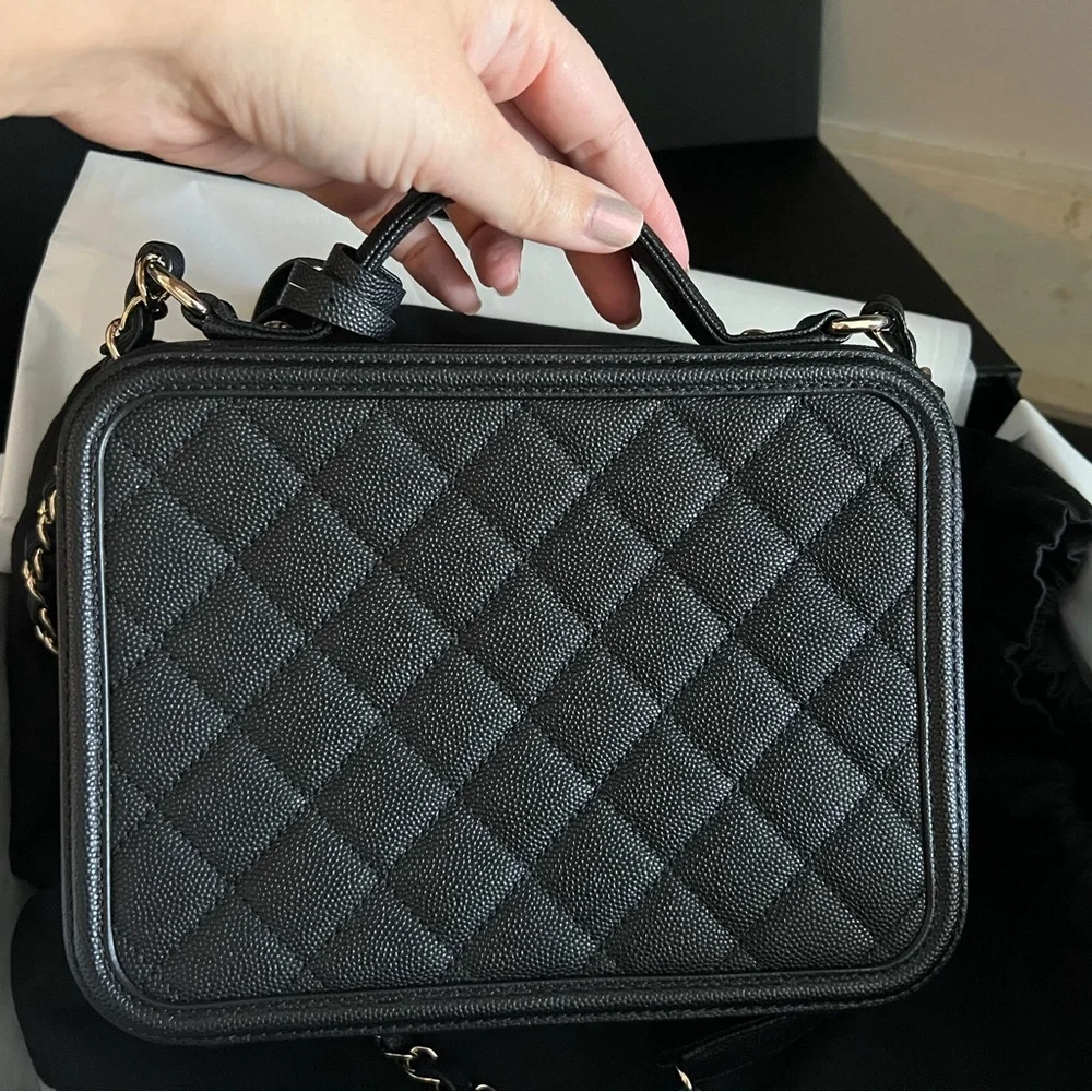 Chanel Medium Black Filigree Quilted Calf Grain Vanity Case w Handle - 20C - NWT - Picture 5 of 11